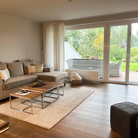 Techts Apartmenthaus Тиммендорфер-Штранд